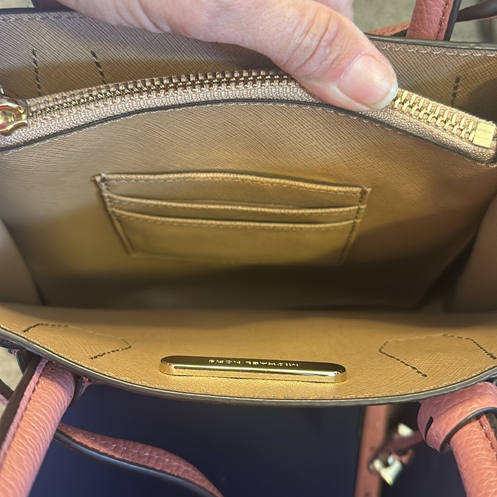 NWOT authentic Michael Kors sherbet Mercer medium pebbled leather crossbody - Picture 4 of 5